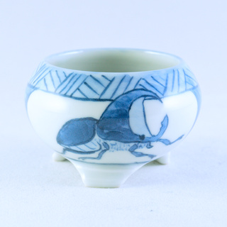 甲虫の小鉢